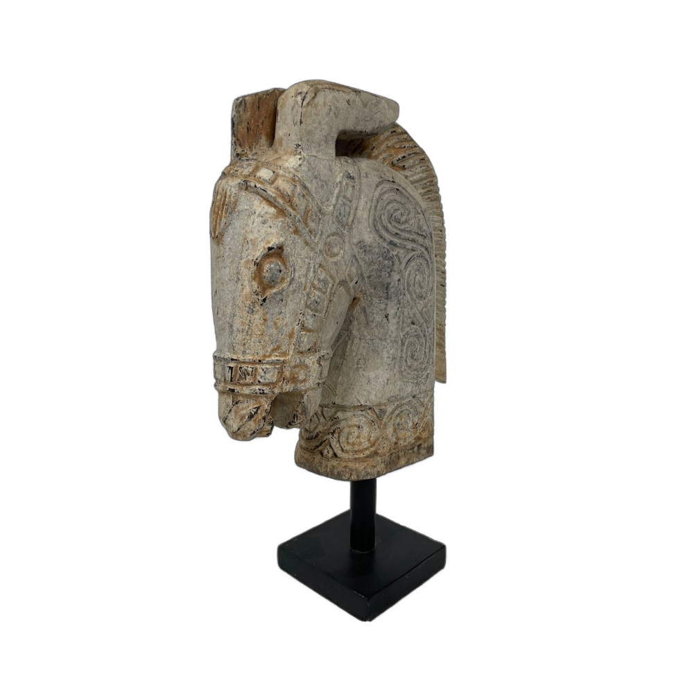 Tête de Cheval Sculptée sur Socle (45)