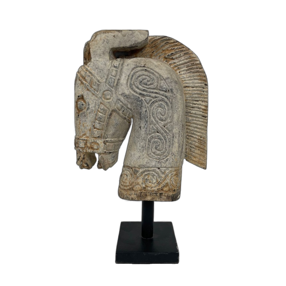Tête de Cheval Sculptée sur Socle (45)