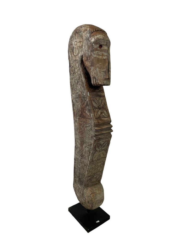 Seahorse Carved on Stand (120)