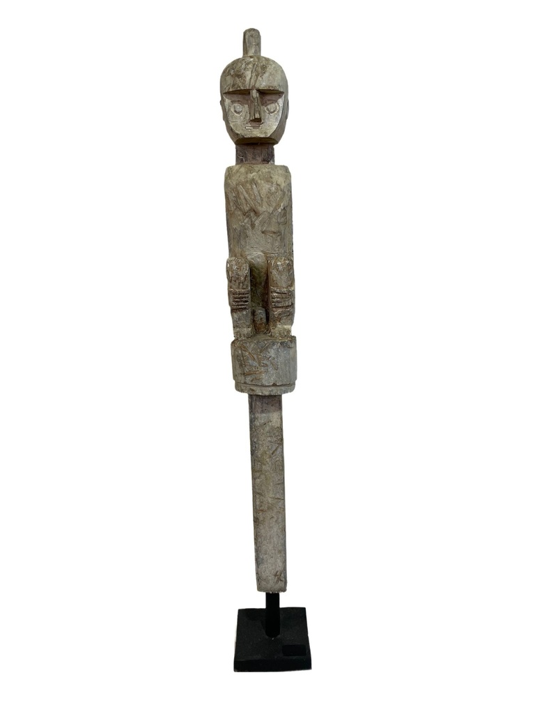 Statue Timor - Seated Man (95)